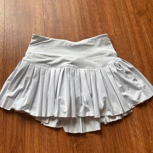 Elegant White Pleated Skirt